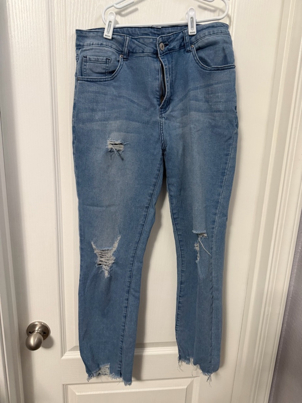 Sonoma Light Blue Distressed Ankle Jeans